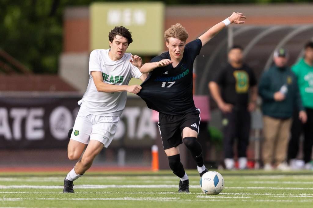 Shorewoods Julian Shook controls the ball against Bishop Blanchets Toby Mintkeski during the 3A state semifinal game on Friday, May 29, 2026 in Puyallup, Washington. (Olivia Vanni / The Herald)