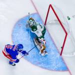 Rangers forward Dylan Edwards scores on Silvertips goalie Anders Miller to give Kitchener the lead in its 6-2 win against Everett in the Memorial Cup Championship at Prospera Place on May 31, 2026. (Photo courtesy Steve Dunsmoor / CHL)