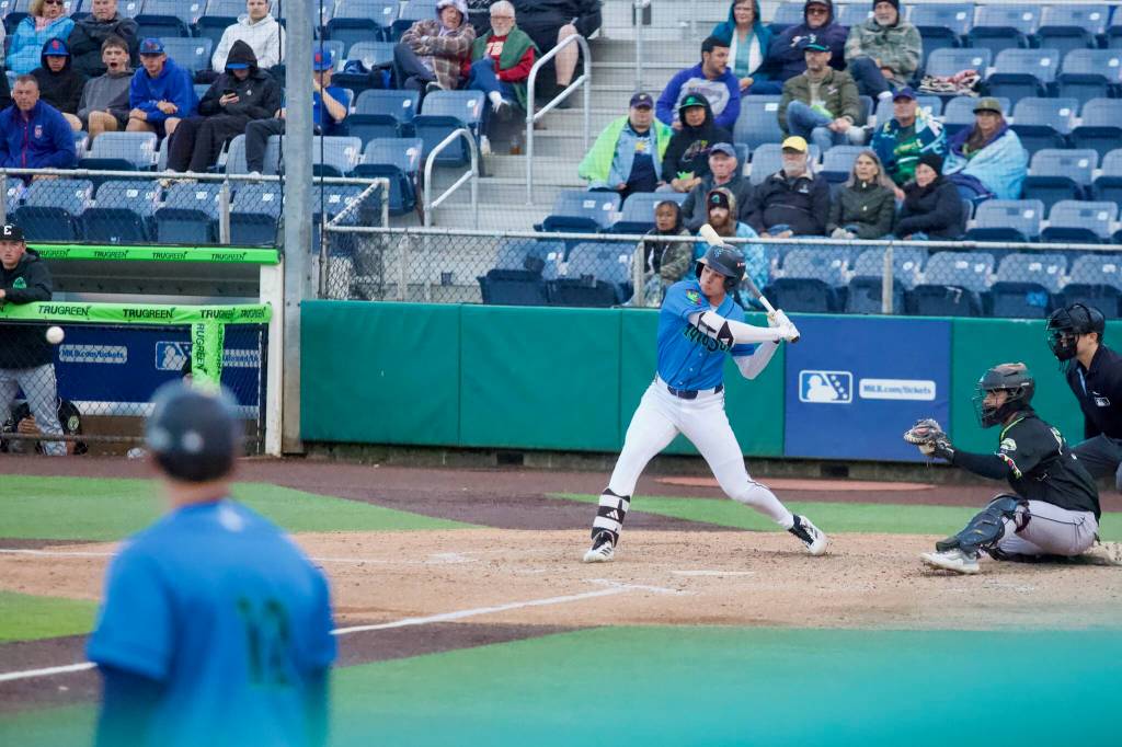 AquaSox outfielder Jonny Farmelo prepares to swing at a pitch during Everetts 12-2 win against the Eugene Emeralds at Everett Memorial Stadium on June 4, 2026. (Joe Pohoryles / The Herald)