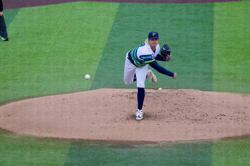 AquaSox pitcher Taylor Dollard delivers a pitch during Everetts 3-2 win against the Tri-City Dust Devils at Everett Memorial Stadium on June 30, 2026. (Joe Pohoryles / The Herald)