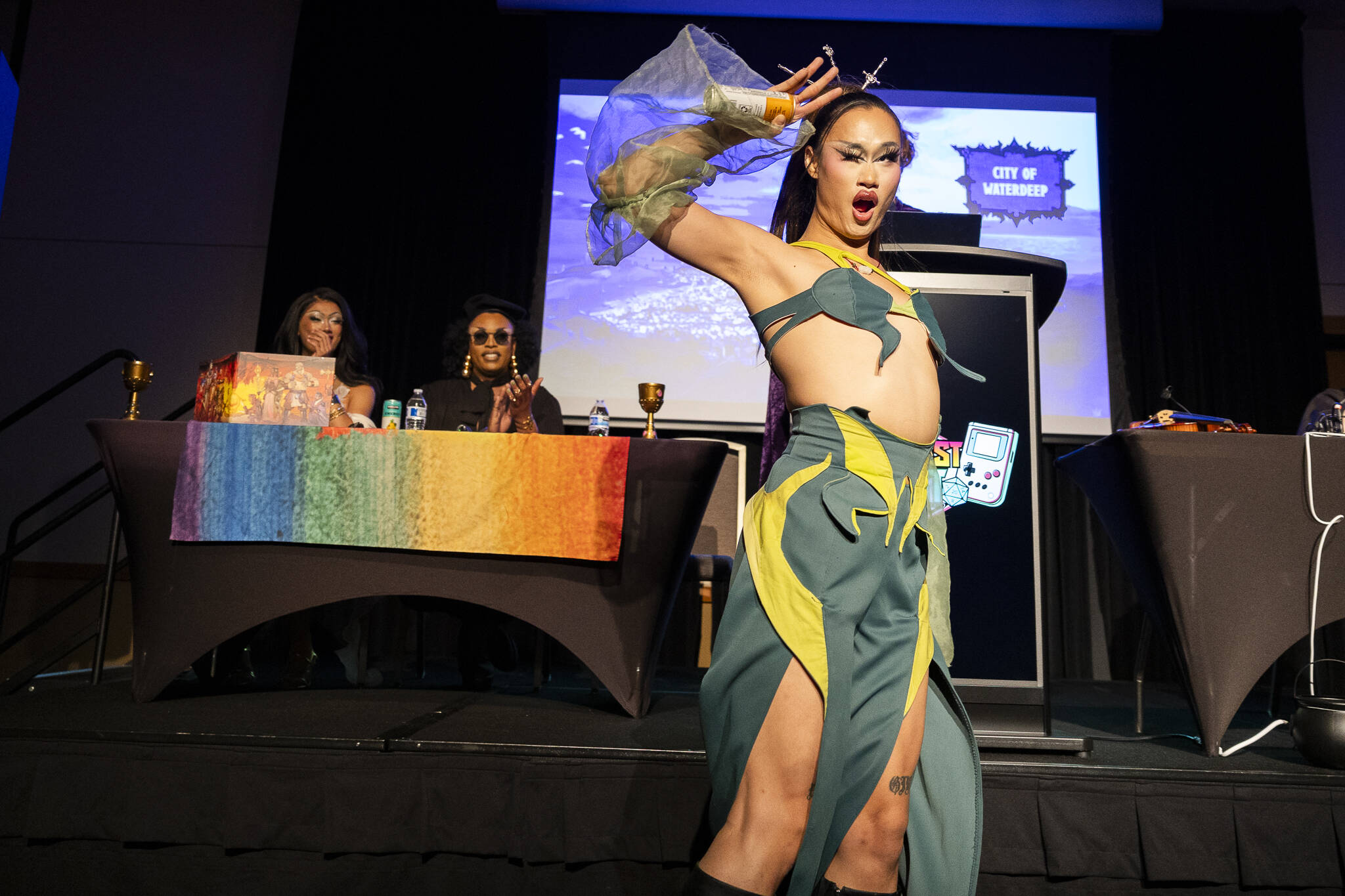 heraldnet.com - Taylor Scott Richmond Herald Writer - 3rd annual GeekFest attracts thousands in Lynnwood